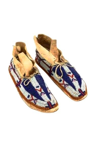 Native American Handmade Beaded Moccasin PMC7040