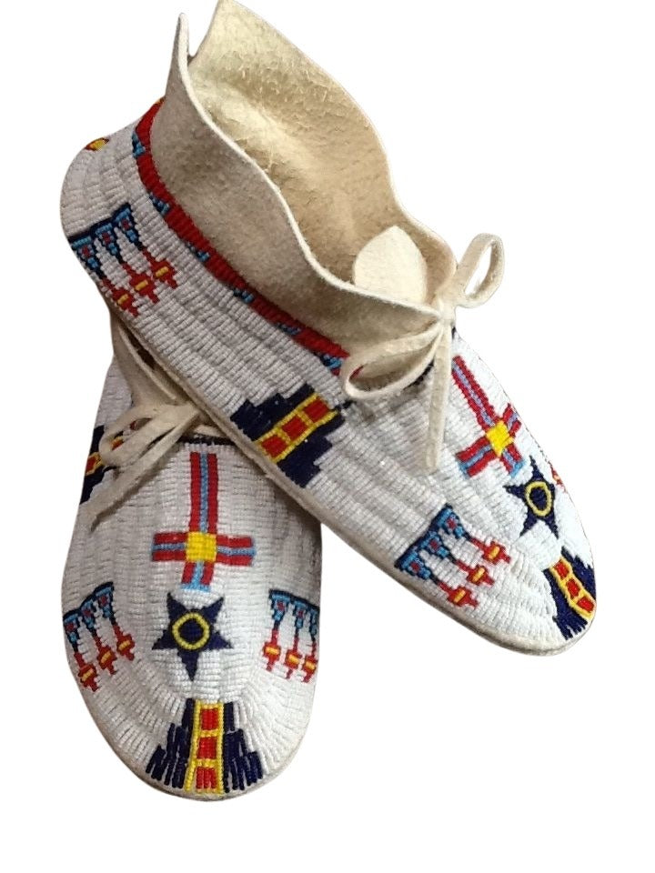 Native American Handmade Beaded Moccasin PMC6100