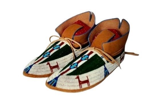 Native American Handmade Beaded Moccasin PMC6690