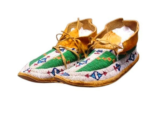 Native American Handmade Beaded Moccasin PMC6890