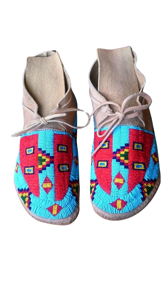 Native American Handmade Beaded Moccasin PMC7130