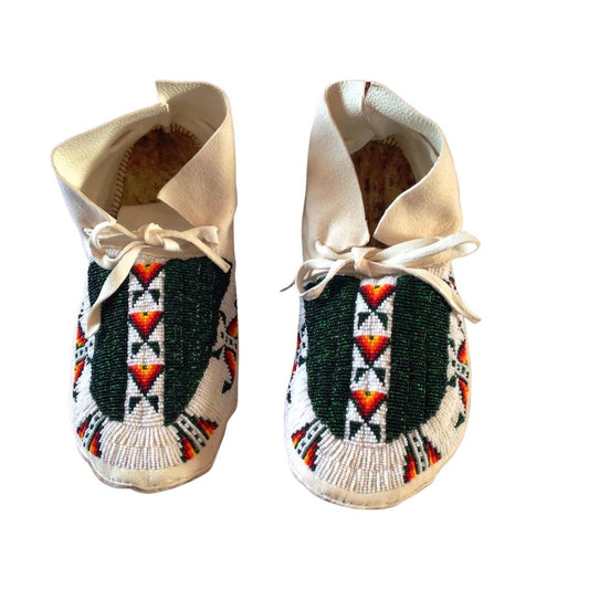 Native American Handmade Beaded Moccasin PMC7150