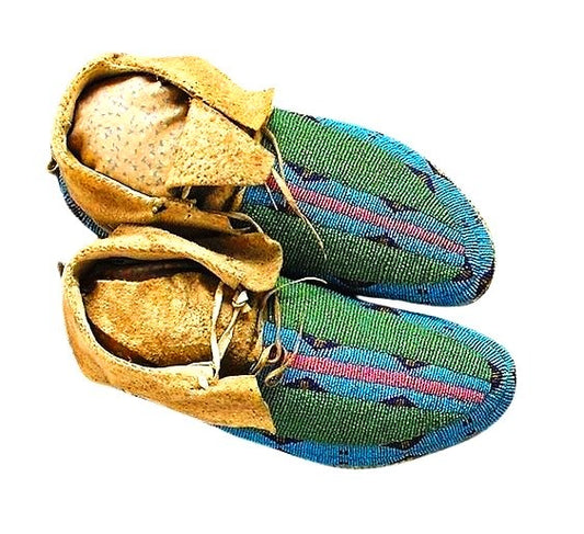 Native American Handmade Beaded Moccasin PMC7330