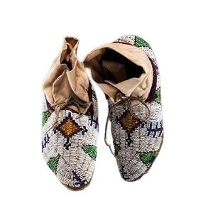 Native American Handmade Beaded Moccasin PMC7350