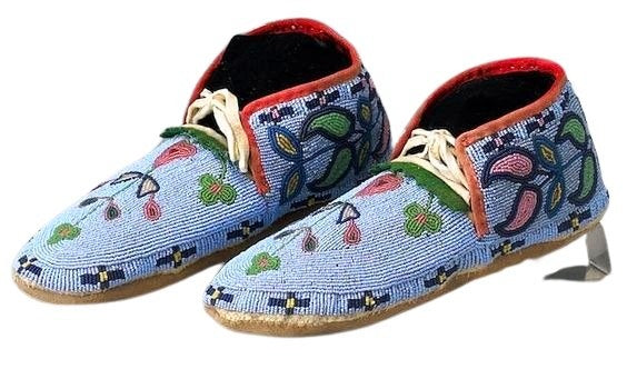 Native American Handmade Beaded Moccasin PMC7360