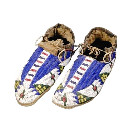 Native American Handmade Beaded Moccasin PMC7420