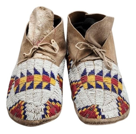 Native American Handmade Beaded Moccasin PMC7490