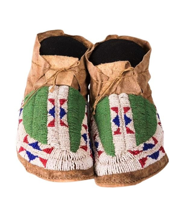 Native American Handmade Beaded Moccasin PMC7530