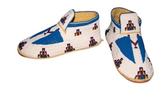 Native American Handmade Beaded Moccasin PMC7590