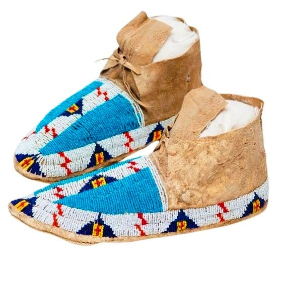 Native American Handmade Beaded Moccasin PMC7610