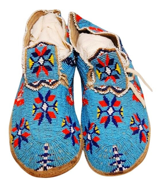 Native American Handmade Beaded Moccasin PMC7620
