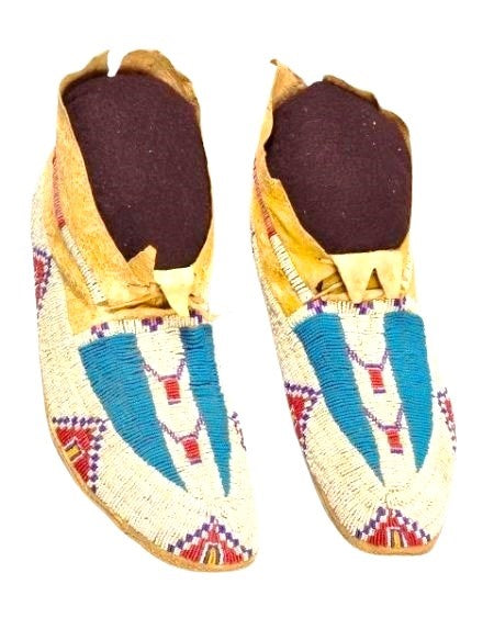 Native American Handmade Beaded Moccasin PMC7640