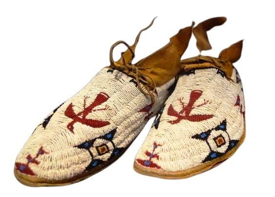 Native American Handmade Beaded Moccasin PMC7680