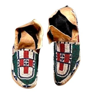 Native American Handmade Beaded Moccasin PMC7700