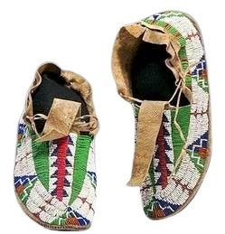 Native American Handmade Beaded Moccasin PMC7710