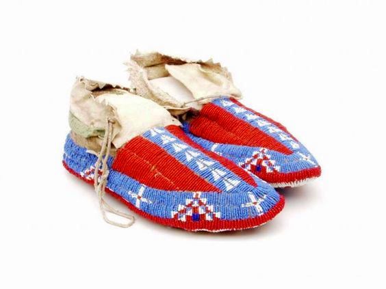 Native American Handmade Beaded Moccasin PMC7890