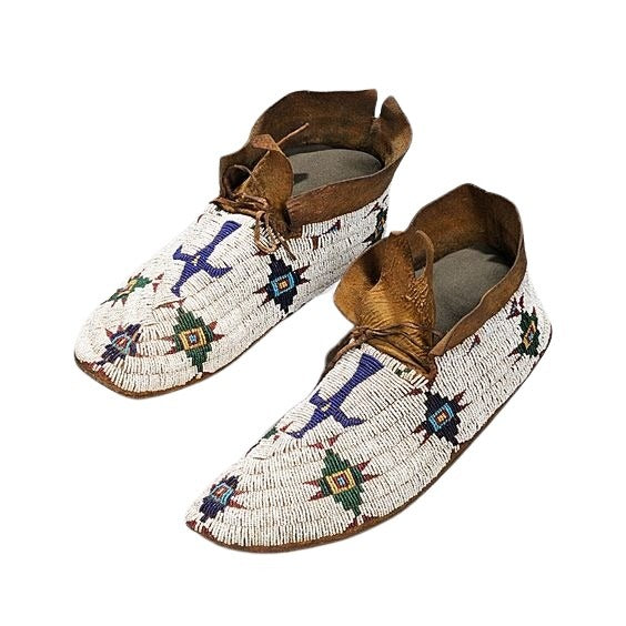 Native American Handmade Beaded Moccasin PMC7910