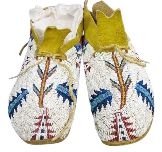 Native American Handmade Beaded Moccasin PMC7940