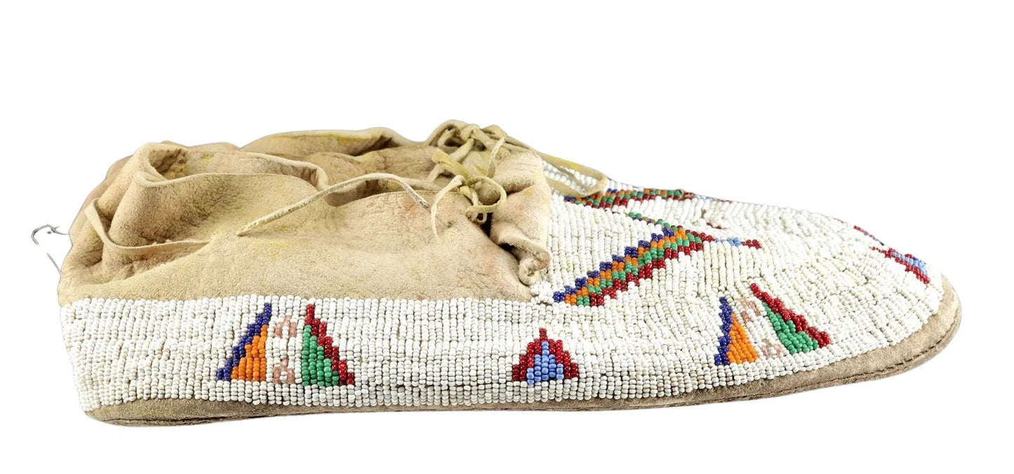 Native American Handmade Beaded Moccasin PMC8290