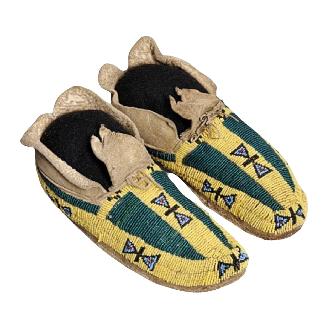 Native American Handmade Beaded Moccasin PMC8390